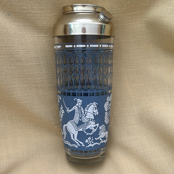 Vintage glass and metal martini shaker. No chips or cracks. - Picture 2 of 4